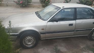 Продажа авто: Mazda 626: 1988 г., 2 л, Механика, Бензин, Хэтчбэк — 5