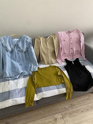 Подборка женских вещей (5 единиц): 1) Джинсовая рубашка MNG (Mango) at lalafo.kg Подборка женских вещей (5 единиц): 1) Джинсовая рубашка MNG (Mango)