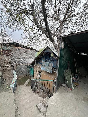 5 ком: Продается дом с участком 3,5 сот. Район Аламединского рынка. 5-7 — 3