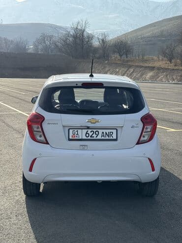 продаю авто с последующим выкупом: Chevrolet Spark: 2016 г., 1 л, Вариатор, Бензиновая, Хэтчбэк — 4