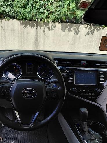 Toyota Camry: 2020 г., 2.5 л, Автомат, Гибрид, Седан — 6