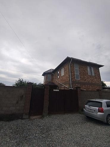 Дома: Продается 2х этажный кирпичный дом Район ж/м Келечек Участок 6 соток — 9