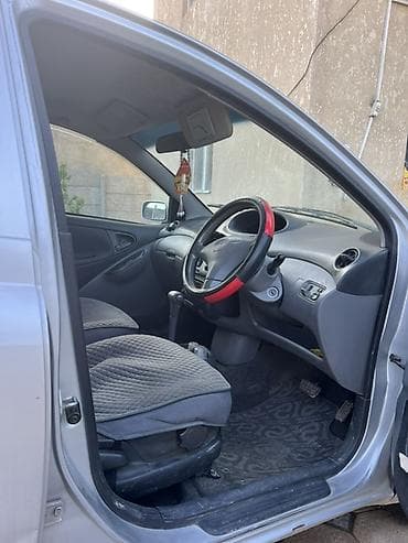 mini kuper: Toyota Vitz: 2001 г., 0.1 л, Автомат, Бензин, Хэтчбэк — 1