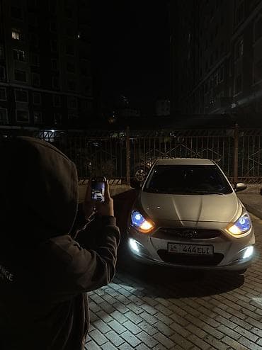 фара рено логан 1: Hyundai Accent: 2012 г., 1.4 л, Механика, Бензин, Седан — 4