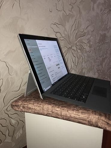 планшет ноутбук 2 в 1: Планшет-трансформер Microsoft Surface Pro с клавиатурой-обложкой Type — 1