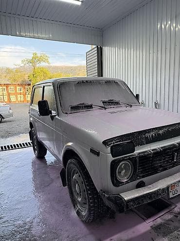 ВАЗ (ЛАДА) 2121 (4x4): 2005 г., 1.7 л, Механика, Бензин, Седан at lalafo.kg ВАЗ (ЛАДА) 2121 (4x4): 2005 г., 1.7 л, Механика, Бензин, Седан