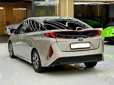 prius: Toyota Prius: 2018 г., 1.8 л, Автомат, Электромобиль, Лифтбек — 6