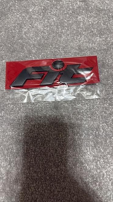 резка наклейки: Набор декоративных эмблем для авто Honda: - Комплект включает: - 2 — 4