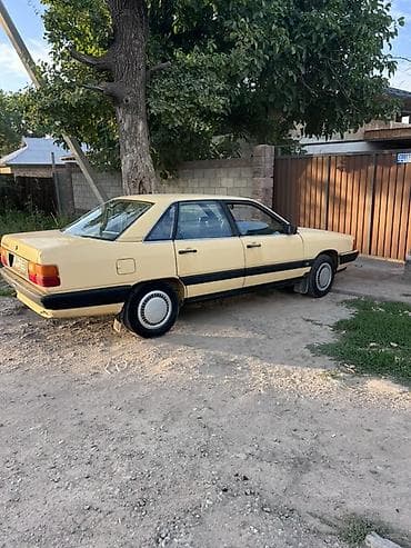 Audi 100: 1987 г., 2 л, Механика, Бензин, Седан
