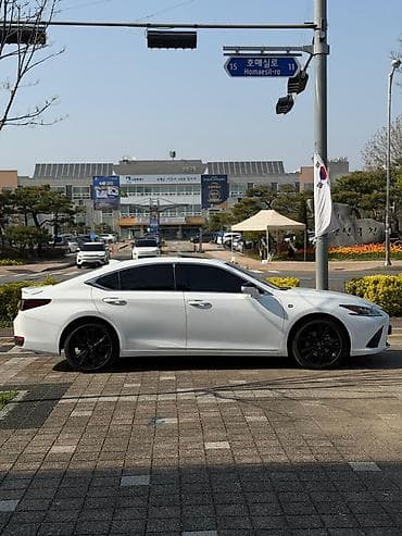 e class: Lexus ES: 2023 г., 2.5 л, Гибрид, Седан — 4
