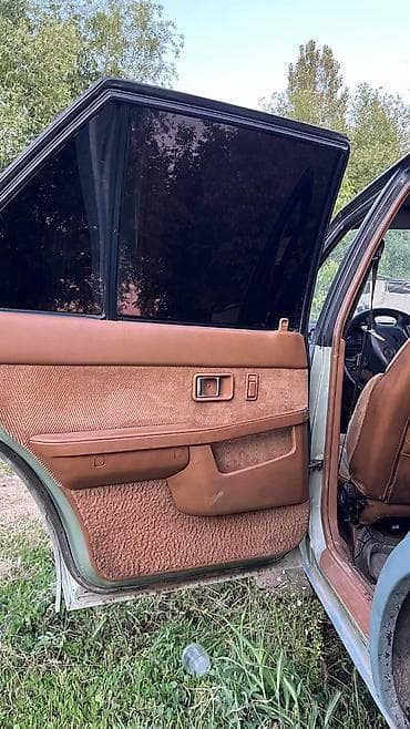 mazda 626 2 2: Mazda 626: 1985 г., 2 л, Механика, Бензин, Седан — 3