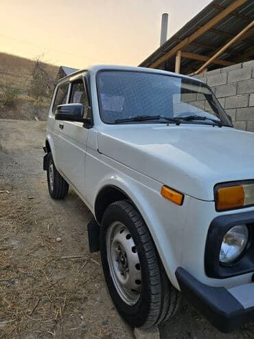 ВАЗ (ЛАДА) 4x4 Нива: 2012 г., 1.7 л, Механика, Бензин, Внедорожник at lalafo.kg ВАЗ (ЛАДА) 4x4 Нива: 2012 г., 1.7 л, Механика, Бензин, Внедорожник