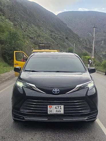 электромобиль дешевый: Toyota Sienna: 2021 г., Гибрид, Минивэн — 1