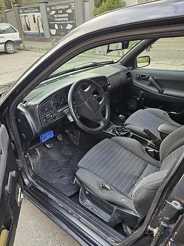 golf 2: Volkswagen Passat Variant: 1991 г., 1.8 л, Механика, Бензин, Универсал — 4