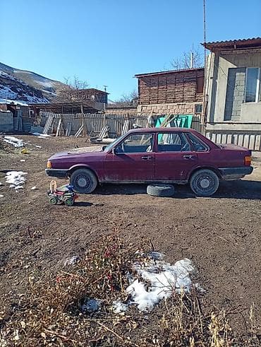 Audi 80: 1985 г., Ручные, Бензин, Седан