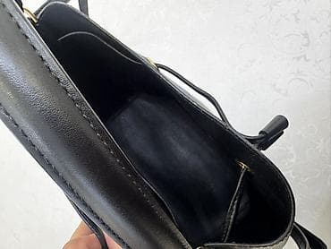 Аксессуары: . Продаю Кожаные оригинальные сумки б/у в хорошем состоянии Цена — 5