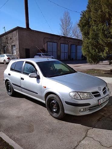 Nissan Almera: 2004 г., 1.8 л, Механика, Бензин, Хэтчбэк