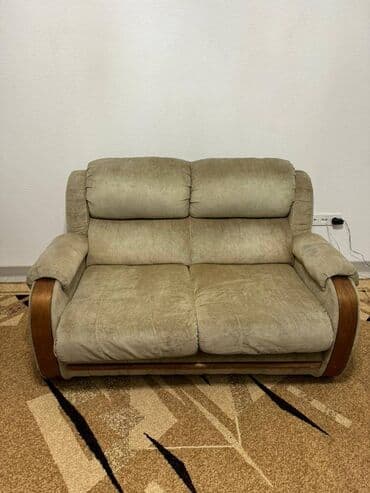 диваны для кафе и ресторанов: Диван, (пуфик) в очень хорошем состоянии!!! подойдет для офисов — 1