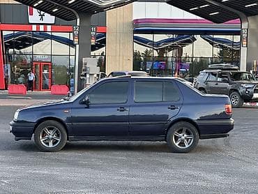 автокредит на бу авто бишкек: Volkswagen Vento: 1994 г., 1.8 л, Кол менен иштөөчү, Бензин, Седан — 4