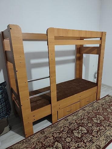 Двухъярусная детская кровать, ЛДСП, цвет - Коричневый at lalafo.kg Двухъярусная детская кровать, ЛДСП, цвет - Коричневый