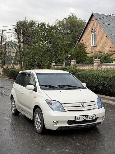 Toyota Ist: 2004 г., 1.5 л, Автомат, Бензин, Лифтбек — 4