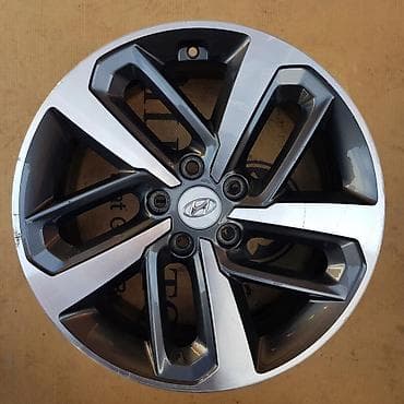 Литые Диски R 18 Hyundai, отверстий - 5 at lalafo.kg Литые Диски R 18 Hyundai, отверстий - 5