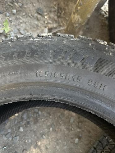 зимние шины шыповый 15: Зимние шины 185/65 R15 88H, направленный рисунок протектора — 1