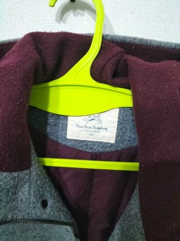 пальто детское демисезонное: Продаю срочно пальто (лёгкое и тёплое) девичковое, на 6-7 лет, в — 3