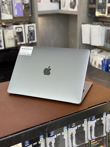 macbook m3: Для программирования, Б/у, Apple M1, ОЗУ, RAM: 8 ГБ, В рассрочку — 2