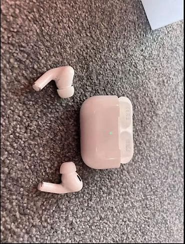 macbook pro m2: Apple AirPods Pro (2‑го поколения) с зарядным кейсом MagSafe (USB‑C) — 1