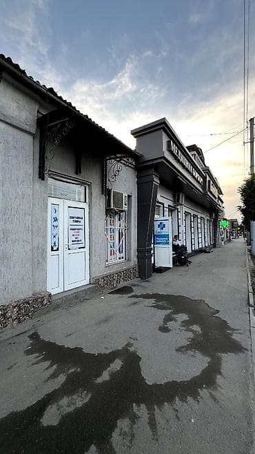 Кыймылсыз мүлк: Комерческий помещение 30 кв м . в центре города .ул Курманжан Датка — 2