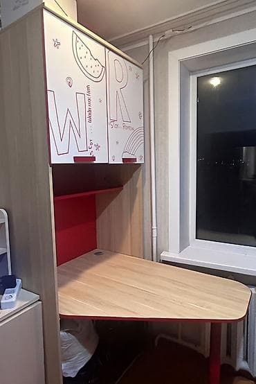 Парта, Б/у, С полками, Детская, ДСП, Самовывоз, цвет - Белый