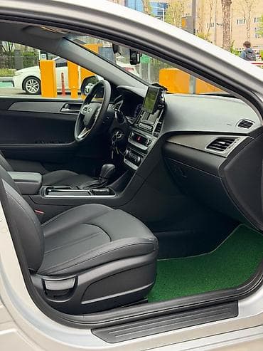 Hyundai Sonata: 2021 г., 2 л, Автомат, Газ, Седан — 8