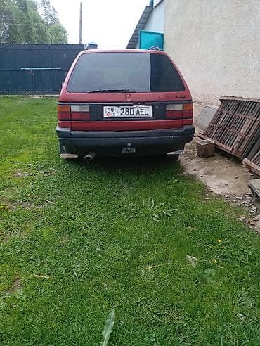 Volkswagen Passat Variant: 1991 г., 1.8 л, Кол менен иштөөчү, Бензин, Универсал — 3