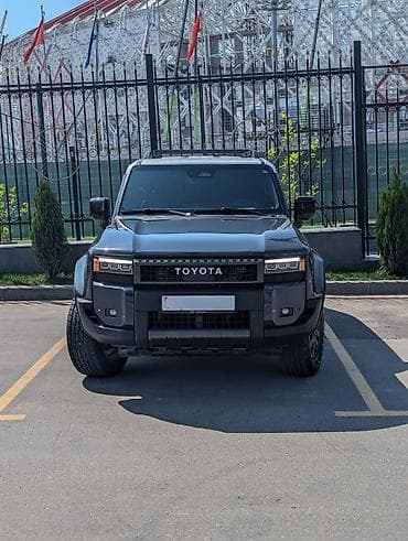 land cruzer 100: Toyota Land Cruiser Prado: 2024 г., 2.4 л, Автомат, Гибрид, Внедорожник — 3