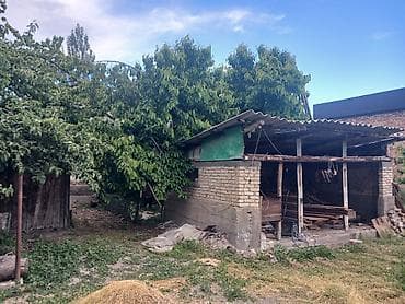 Земельные участки: Продаётся участок с домом.С Григорьевка 15 соток. имеются — 3