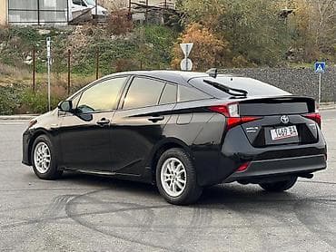 цены на автомобили в бишкеке: Toyota Prius: 2020 г., 1.8 л, Автомат, Гибрид, Хэтчбэк — 3