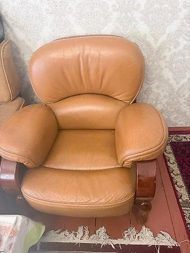 горка в гостинную: Комплект мягкой мебели для гостиной. Состав: - Диван 2‑местный с — 7
