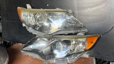 Комплект передних фар Toyota