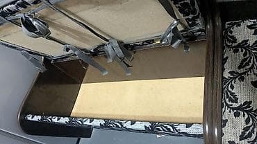 стол садовый: Продается кухонный уголок с 2 табуретками. В хорошем состоянии — 5