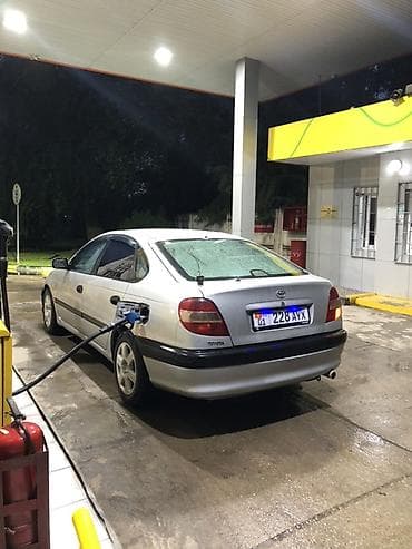 авенсим: Toyota Avensis: 2001 г., 1.8 л, Механика, Бензин, Хэтчбэк — 4
