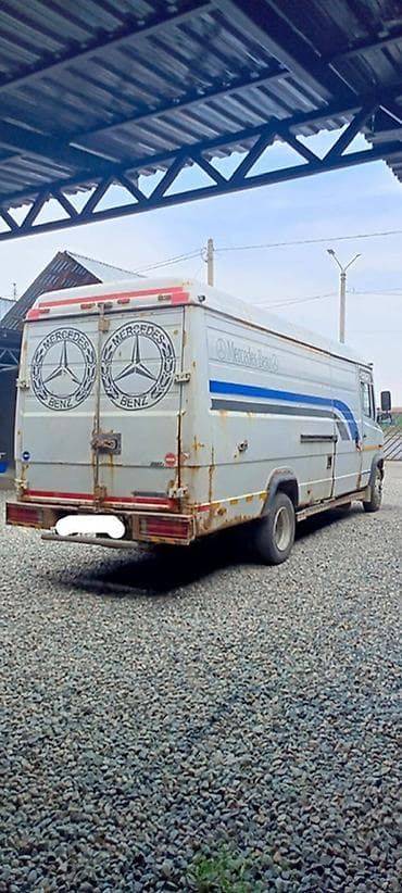 из дубая: Грузовик, Mercedes-Benz, Дубль, 5 т — 7