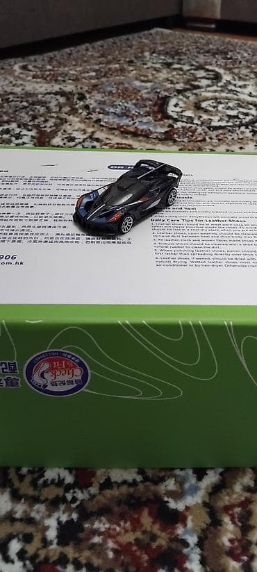 Модели автомобилей: Коллекция игрушечных машинок и набор Hot Wheels. Состав: - — 5