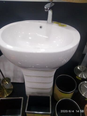 куплю унитазы: Умывальник размер 50см глубина*61см ширина наш адрес АЮ GRANDул Чокана — 1