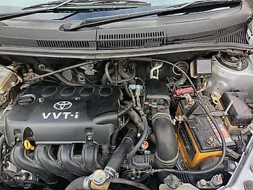 2 4 д: Toyota Ist: 2002 г. — 2