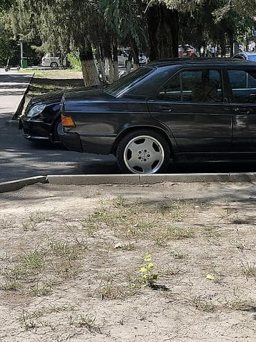 bvd e2: Mercedes-Benz 190: 1986 г., 2.2 л, Автомат, Бензин, Седан — 4