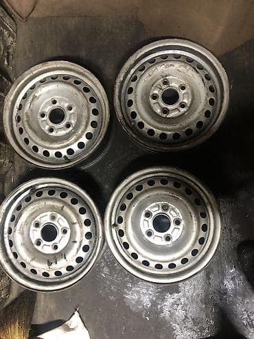 Шиналар: Дисктер R 15 Комплект, тешиктери - 5, Колдонулган — 4