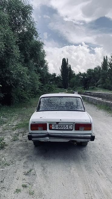 2 8: ВАЗ (ЛАДА) 2107: 1993 г., 1.6 л, Механика, Бензин, Седан — 4