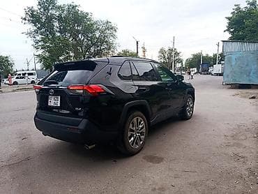Toyota RAV4: 2022 г.