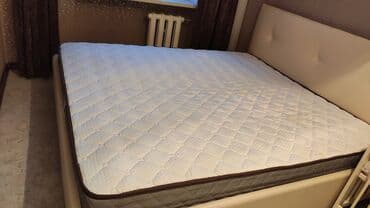 купить двуспальную кровать с матрасом бу: Продаю кровать, цвет молочный. В отличном состоянии! 
Размер 180х200 — 1